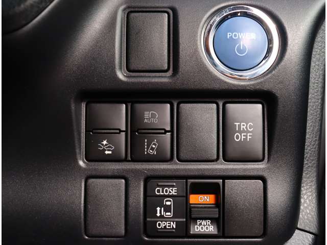 トヨタ ノア １．８ ハイブリッド ＳＩ R1年 (関東) 99