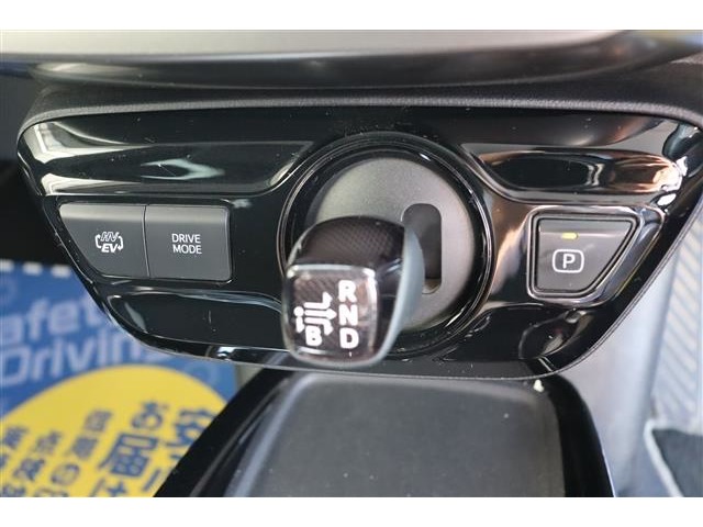 トヨタ プリウスＰＨＶ １．８ Ｓ ＧＲ スポーツ R1年 (関東) 99