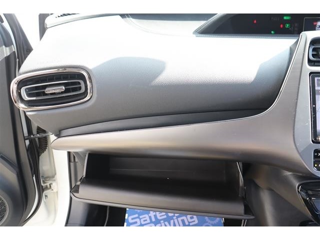 トヨタ プリウスＰＨＶ １．８ Ｓ ＧＲ スポーツ R1年 (関東) 99