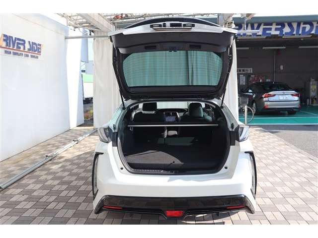 トヨタ プリウスＰＨＶ １．８ Ｓ ＧＲ スポーツ R1年 (関東) 99