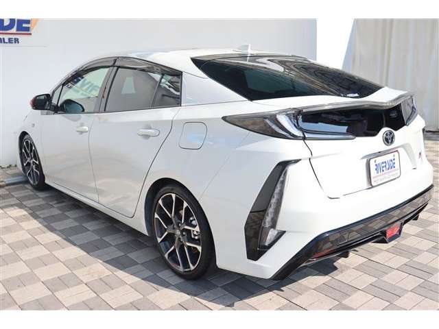 トヨタ プリウスＰＨＶ １．８ Ｓ ＧＲ スポーツ R1年 (関東) 99