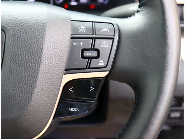 トヨタ クラウン　クロスオーバー　ハイブリッド ２．５ Ｇ アドバンスト レザー パッケージ Ｅ－ＦＯＵＲ ４ＷＤ R5年 (関東) 99