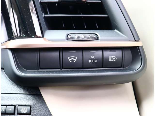 トヨタ クラウン　クロスオーバー　ハイブリッド ２．５ Ｇ アドバンスト レザー パッケージ Ｅ－ＦＯＵＲ ４ＷＤ R5年 (関東) 99