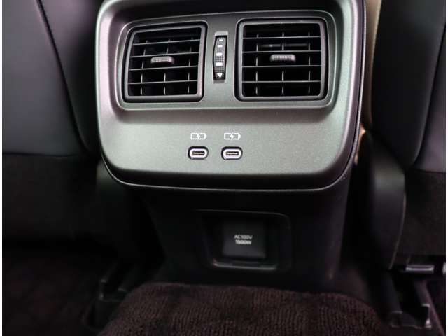 トヨタ クラウン　クロスオーバー　ハイブリッド ２．５ Ｇ アドバンスト レザー パッケージ Ｅ－ＦＯＵＲ ４ＷＤ R5年 (関東) 99