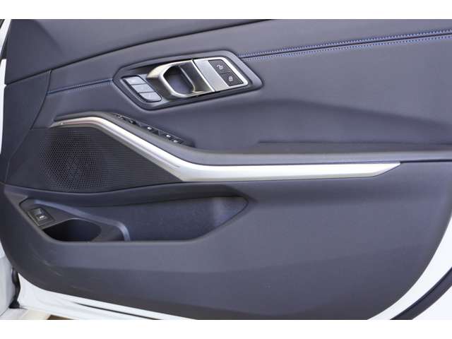 ＢＭＷ ３シリーズ ３２０Ｄ Ｘドライブ Ｍスポーツ ディーゼルターボ ４ＷＤ R5年 (近畿) 99