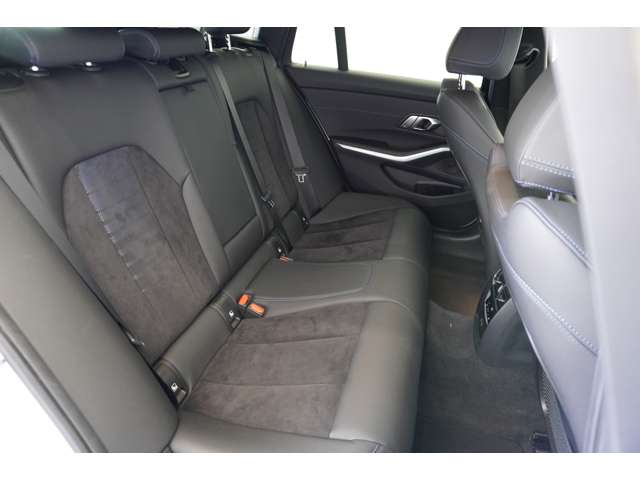 ＢＭＷ ３シリーズ ３２０Ｄ Ｘドライブ Ｍスポーツ ディーゼルターボ ４ＷＤ R5年 (近畿) 99