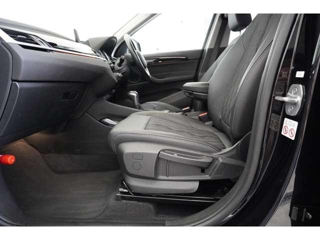 ＢＭＷ Ｘ１ Ｘドライブ １８Ｄ Ｘライン ４ＷＤ R1年 (近畿) 99