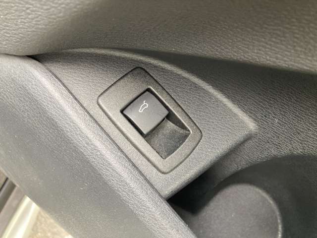 ＢＭＷ Ｘ１ Ｘドライブ １８Ｄ Ｘライン ４ＷＤ H30年 (近畿) 99