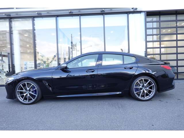 ＢＭＷ ８シリーズ Ｍ８５０Ｉ Ｘドライブ ４ＷＤ R1年 (近畿) 99