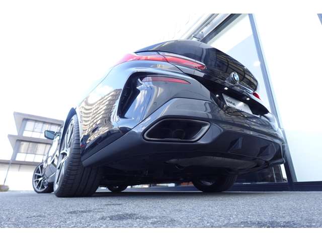 ＢＭＷ ８シリーズ Ｍ８５０Ｉ Ｘドライブ ４ＷＤ R1年 (近畿) 99