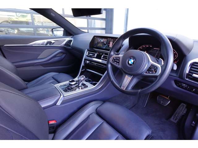 ＢＭＷ ８シリーズ Ｍ８５０Ｉ Ｘドライブ ４ＷＤ R1年 (近畿) 99