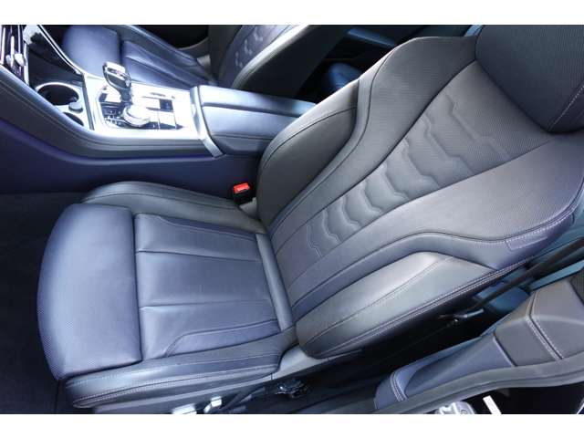 ＢＭＷ ８シリーズ Ｍ８５０Ｉ Ｘドライブ ４ＷＤ R1年 (近畿) 99