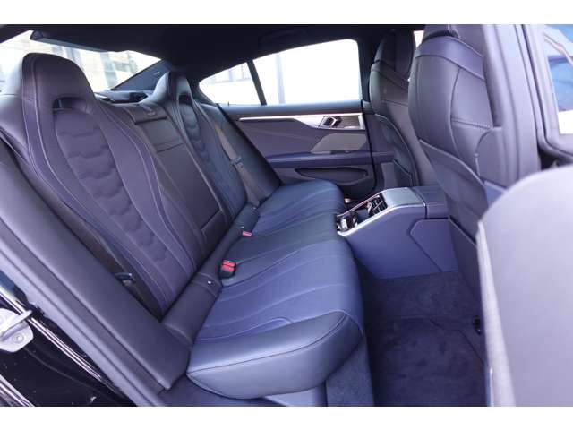 ＢＭＷ ８シリーズ Ｍ８５０Ｉ Ｘドライブ ４ＷＤ R1年 (近畿) 99