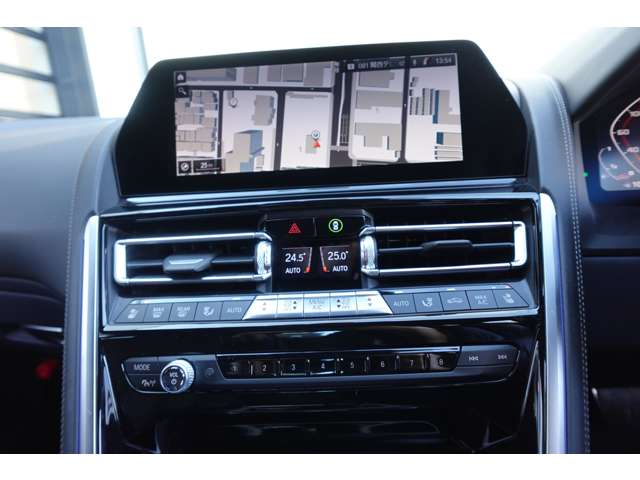 ＢＭＷ ８シリーズ Ｍ８５０Ｉ Ｘドライブ ４ＷＤ R1年 (近畿) 99