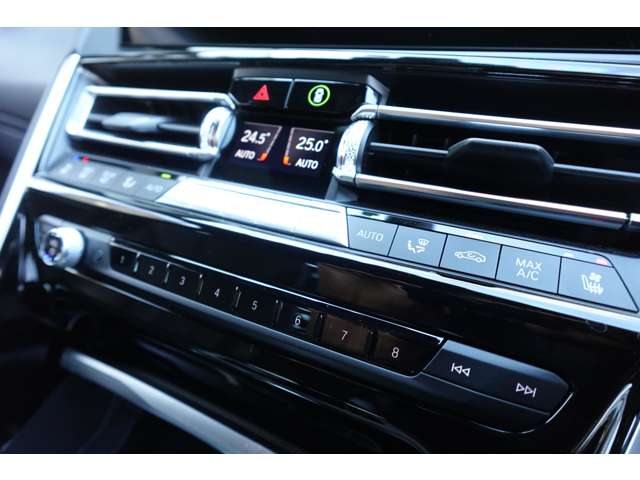 ＢＭＷ ８シリーズ Ｍ８５０Ｉ Ｘドライブ ４ＷＤ R1年 (近畿) 99