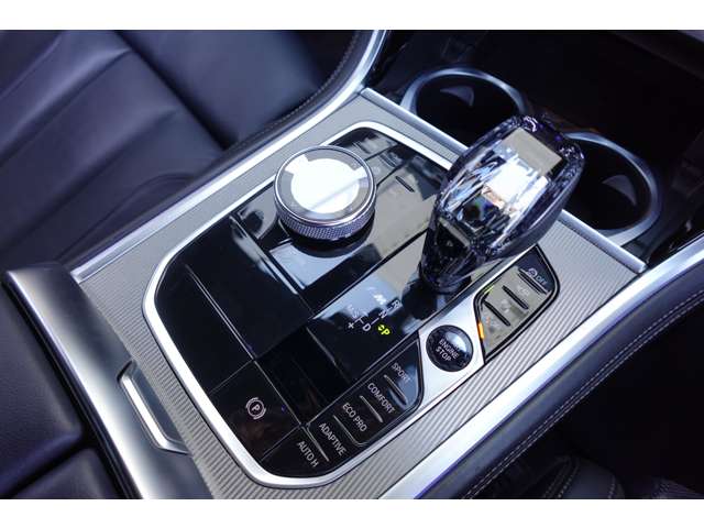 ＢＭＷ ８シリーズ Ｍ８５０Ｉ Ｘドライブ ４ＷＤ R1年 (近畿) 99