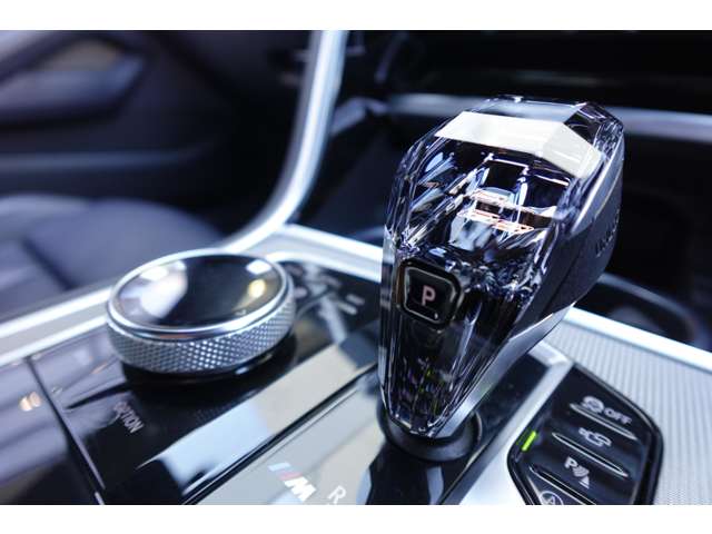 ＢＭＷ ８シリーズ Ｍ８５０Ｉ Ｘドライブ ４ＷＤ R1年 (近畿) 99