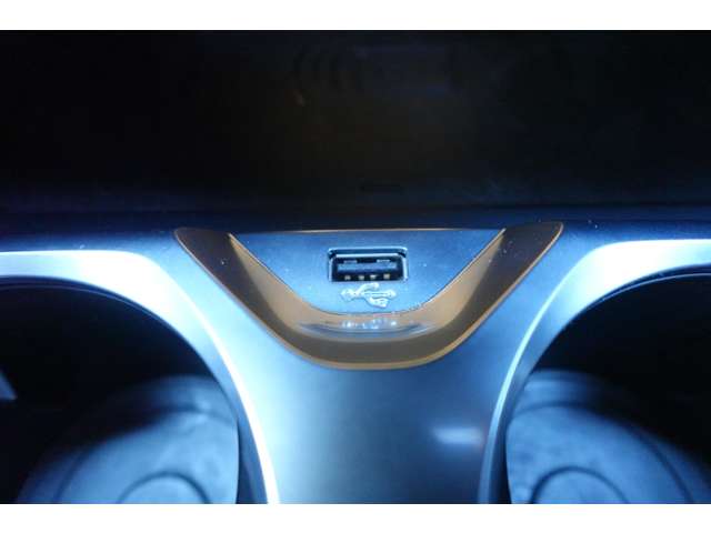 ＢＭＷ ８シリーズ Ｍ８５０Ｉ Ｘドライブ ４ＷＤ R1年 (近畿) 99