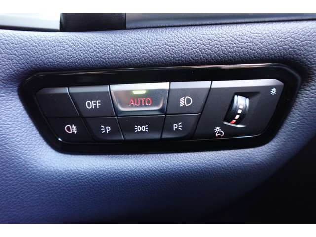 ＢＭＷ ８シリーズ Ｍ８５０Ｉ Ｘドライブ ４ＷＤ R1年 (近畿) 99