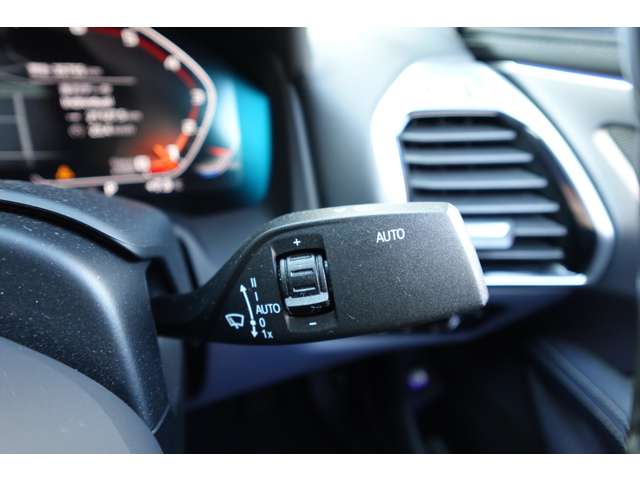 ＢＭＷ ８シリーズ Ｍ８５０Ｉ Ｘドライブ ４ＷＤ R1年 (近畿) 99