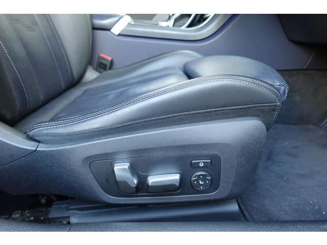 ＢＭＷ ８シリーズ Ｍ８５０Ｉ Ｘドライブ ４ＷＤ R1年 (近畿) 99