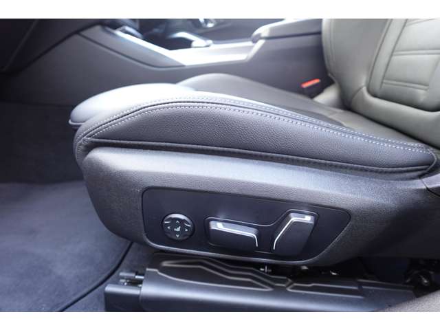 ＢＭＷ ３シリーズ ３２０ｉ　Ｍスポーツ R6年 (近畿) 99