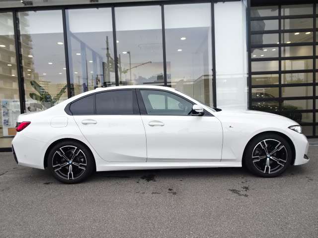 ＢＭＷ ３シリーズ ３２０ｉ　Ｍスポーツ R6年 (近畿) 99