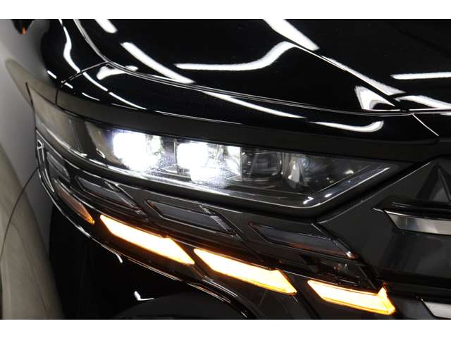 トヨタ アルファード　ハイブリッド ハイブリッド ２．５ Ｚ Ｅ－ＦＯＵＲ ４ＷＤ R6年 (東海) 99