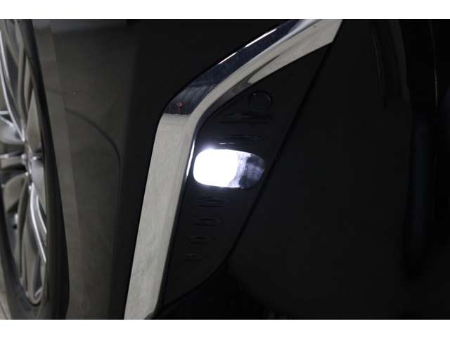 トヨタ アルファード　ハイブリッド ハイブリッド ２．５ Ｚ Ｅ－ＦＯＵＲ ４ＷＤ R6年 (東海) 99