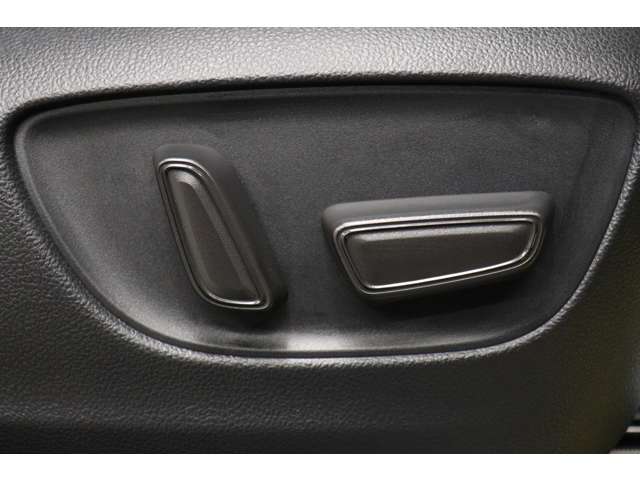 トヨタ アルファード　ハイブリッド ハイブリッド ２．５ Ｚ Ｅ－ＦＯＵＲ ４ＷＤ R6年 (東海) 99