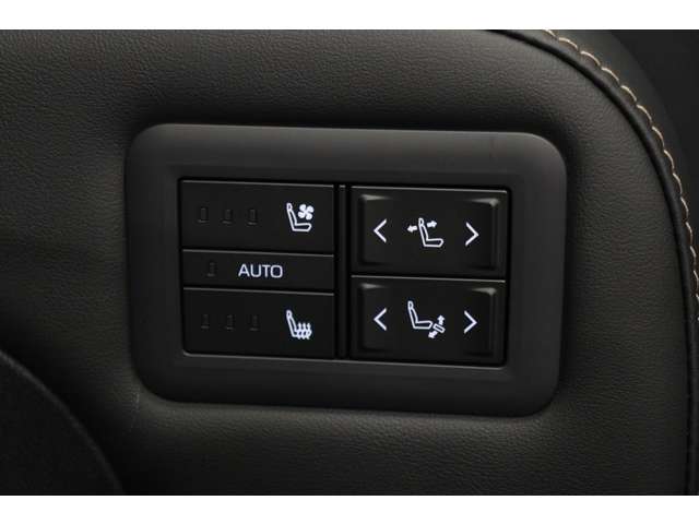 トヨタ アルファード　ハイブリッド ハイブリッド ２．５ Ｚ Ｅ－ＦＯＵＲ ４ＷＤ R6年 (東海) 99