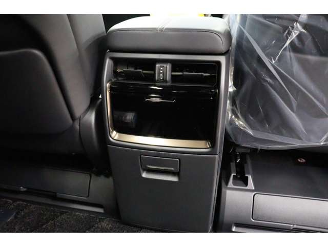 トヨタ アルファード　ハイブリッド ハイブリッド ２．５ Ｚ Ｅ－ＦＯＵＲ ４ＷＤ R6年 (東海) 99