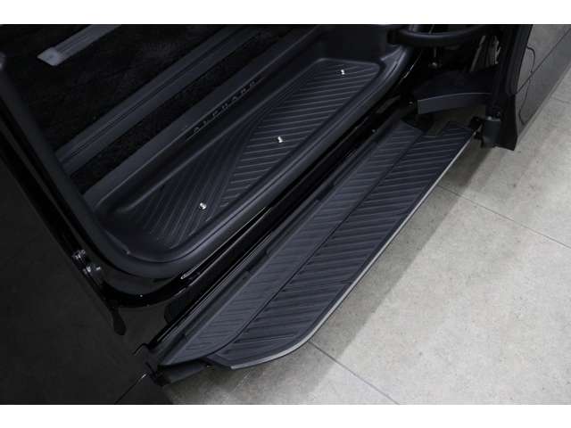 トヨタ アルファード　ハイブリッド ハイブリッド ２．５ Ｚ Ｅ－ＦＯＵＲ ４ＷＤ R6年 (東海) 99