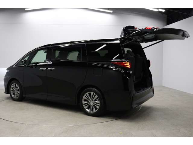 トヨタ アルファード　ハイブリッド ハイブリッド ２．５ Ｚ Ｅ－ＦＯＵＲ ４ＷＤ R6年 (東海) 99