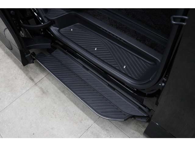 トヨタ アルファード　ハイブリッド ハイブリッド ２．５ Ｚ Ｅ－ＦＯＵＲ ４ＷＤ R6年 (東海) 99