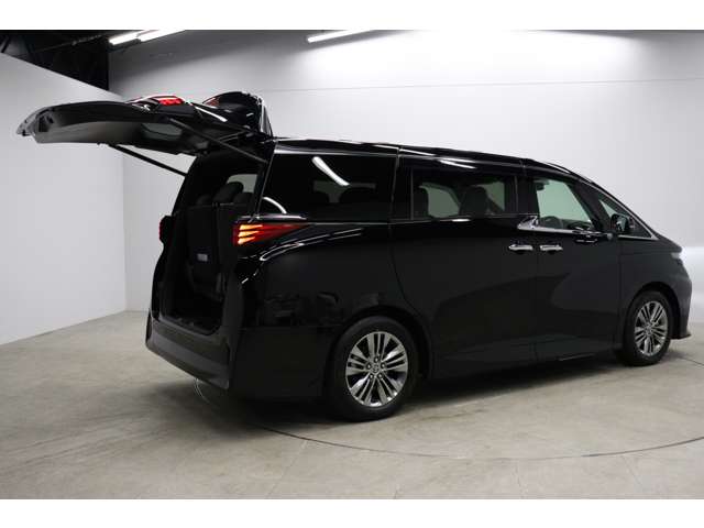 トヨタ アルファード　ハイブリッド ハイブリッド ２．５ Ｚ Ｅ－ＦＯＵＲ ４ＷＤ R6年 (東海) 99