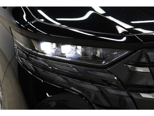 トヨタ アルファード　ハイブリッド ハイブリッド ２．５ Ｚ Ｅ－ＦＯＵＲ ４ＷＤ R6年 (東海) 99