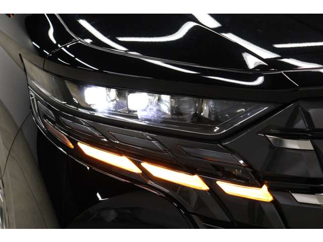 トヨタ アルファード　ハイブリッド ハイブリッド ２．５ Ｚ Ｅ－ＦＯＵＲ ４ＷＤ R6年 (東海) 99