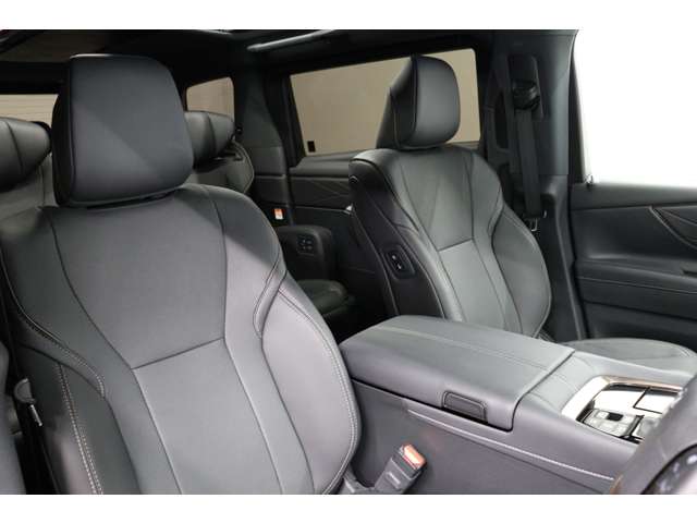 トヨタ アルファード　ハイブリッド ハイブリッド ２．５ Ｚ Ｅ－ＦＯＵＲ ４ＷＤ R6年 (東海) 99