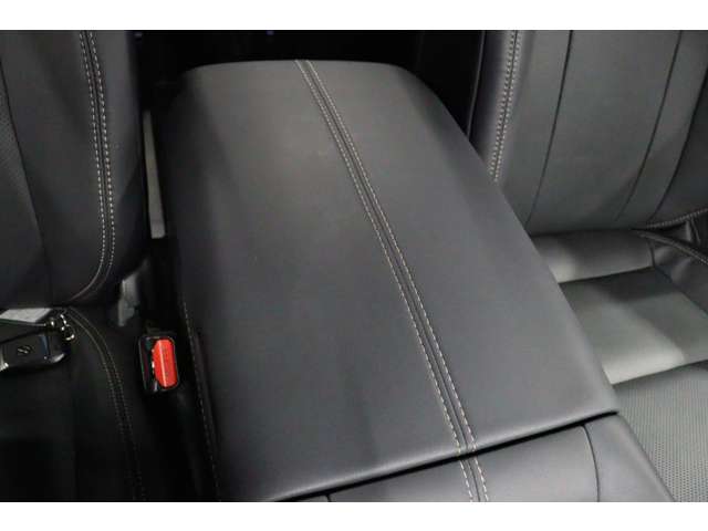 トヨタ アルファード　ハイブリッド ハイブリッド ２．５ Ｚ Ｅ－ＦＯＵＲ ４ＷＤ R6年 (東海) 99