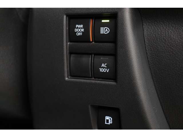 トヨタ アルファード　ハイブリッド ハイブリッド ２．５ Ｚ Ｅ－ＦＯＵＲ ４ＷＤ R6年 (東海) 99