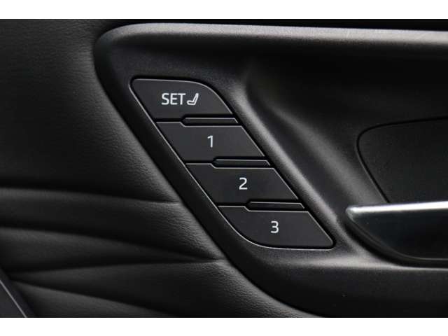 トヨタ アルファード　ハイブリッド ハイブリッド ２．５ Ｚ Ｅ－ＦＯＵＲ ４ＷＤ R6年 (東海) 99