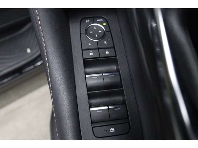 トヨタ アルファード　ハイブリッド ハイブリッド ２．５ Ｚ Ｅ－ＦＯＵＲ ４ＷＤ R6年 (東海) 99