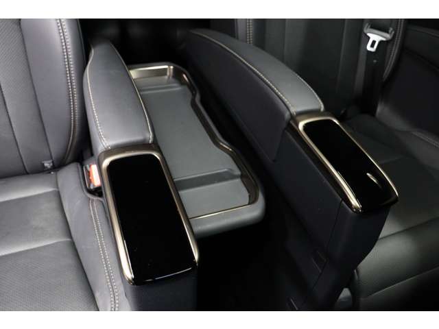 トヨタ アルファード　ハイブリッド ハイブリッド ２．５ Ｚ Ｅ－ＦＯＵＲ ４ＷＤ R6年 (東海) 99