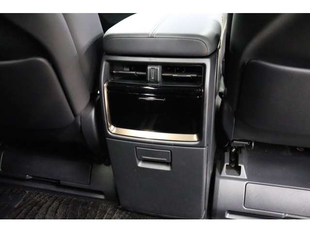 トヨタ アルファード　ハイブリッド ハイブリッド ２．５ Ｚ Ｅ－ＦＯＵＲ ４ＷＤ R6年 (東海) 99