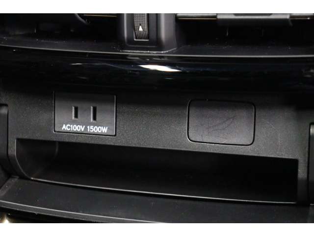 トヨタ アルファード　ハイブリッド ハイブリッド ２．５ Ｚ Ｅ－ＦＯＵＲ ４ＷＤ R6年 (東海) 99