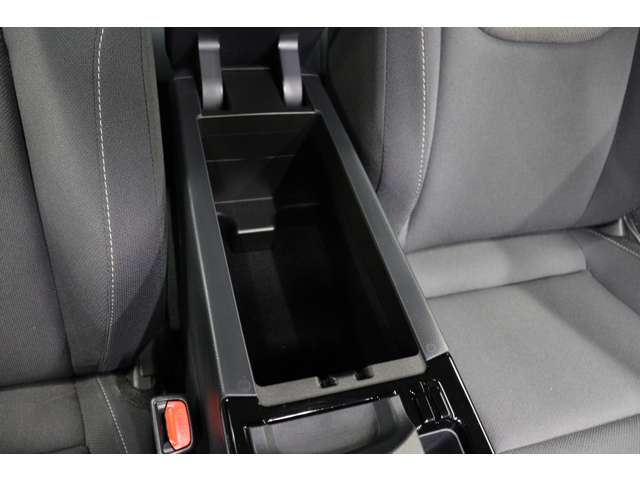 トヨタ プリウス １．８ Ｕ R5年 (東海) 99