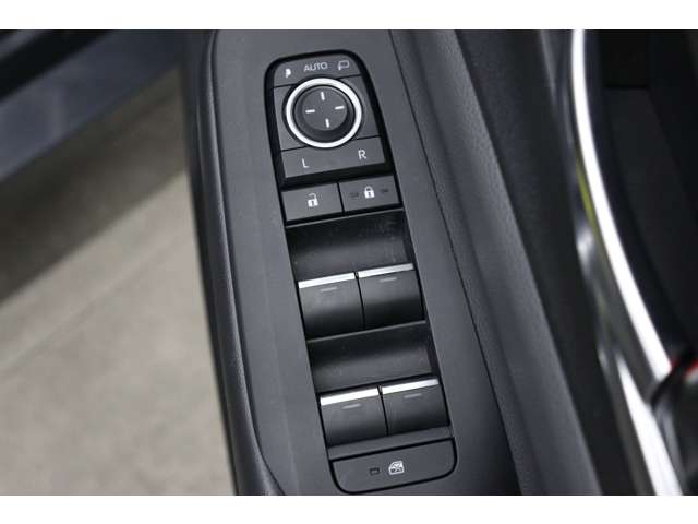 トヨタ プリウス １．８ Ｕ R5年 (東海) 99