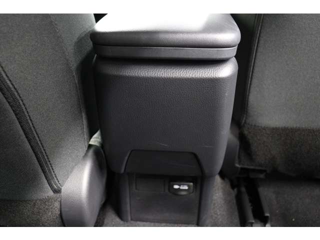 トヨタ プリウス １．８ Ｕ R5年 (東海) 99