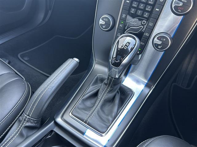 ボルボ Ｖ４０ Ｄ４ Ｒデザイン ディーゼルターボ H28年 (東北) 99